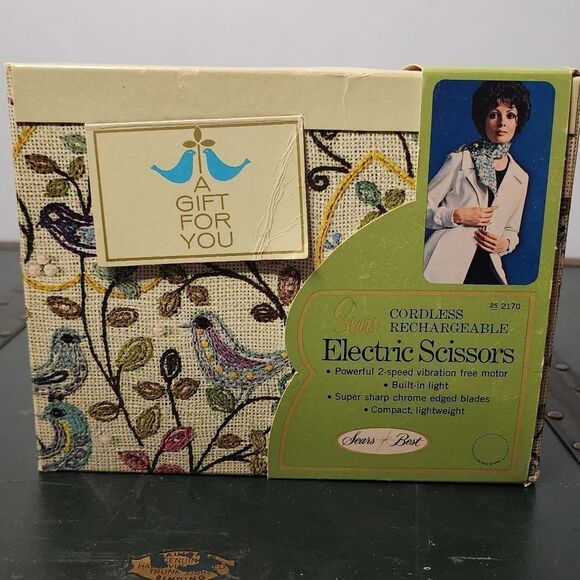 VINTAGE SEARS BEST CORDLESS RECHARGEABLE ELECTRIC SCISSORS # 2170 ERA 1970'S - Picture 1 of 8